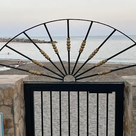 Playa Cristo Amazing Terrace エステポナ